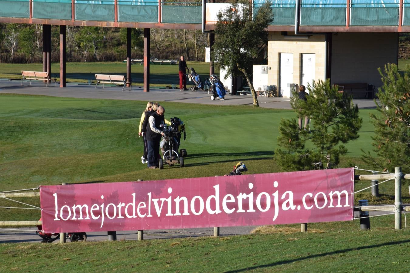 Arranca la competición en la V Liga de Golf y Vino (I)