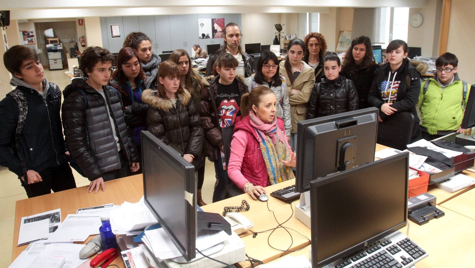Los alumnos de 1º y 2º de la ESO del IES Gonzalo de Berceo visitan la multimedia de Diario LA RIOJA