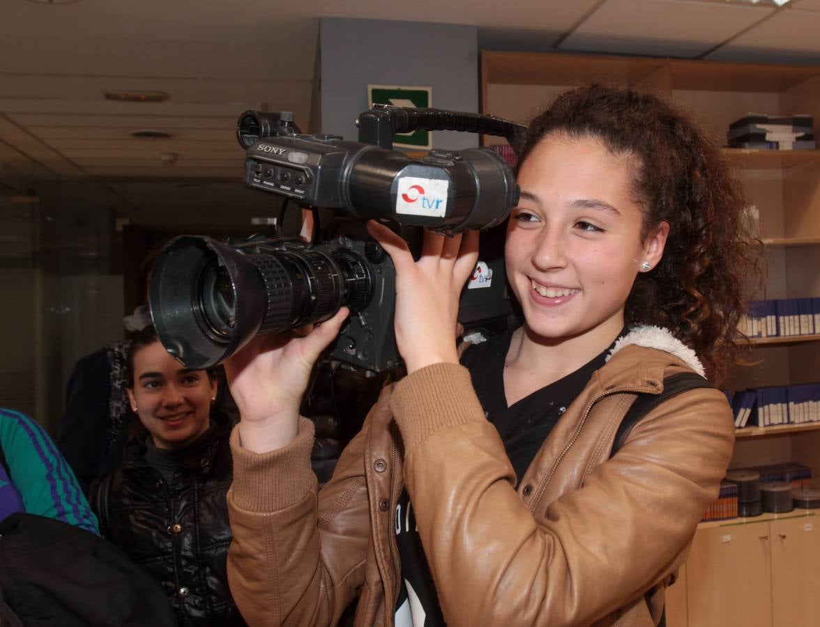 Los alumnos de 1º y 2º de la ESO del IES Gonzalo de Berceo visitan la multimedia de Diario LA RIOJA