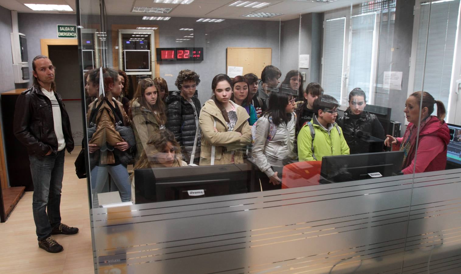 Los alumnos de 1º y 2º de la ESO del IES Gonzalo de Berceo visitan la multimedia de Diario LA RIOJA