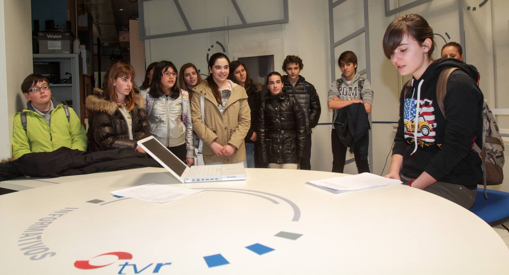 Los alumnos de 1º y 2º de la ESO del IES Gonzalo de Berceo visitan la multimedia de Diario LA RIOJA
