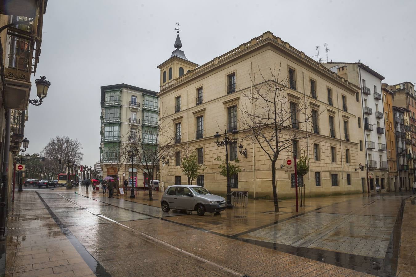 Logroño luce sus chapiteles