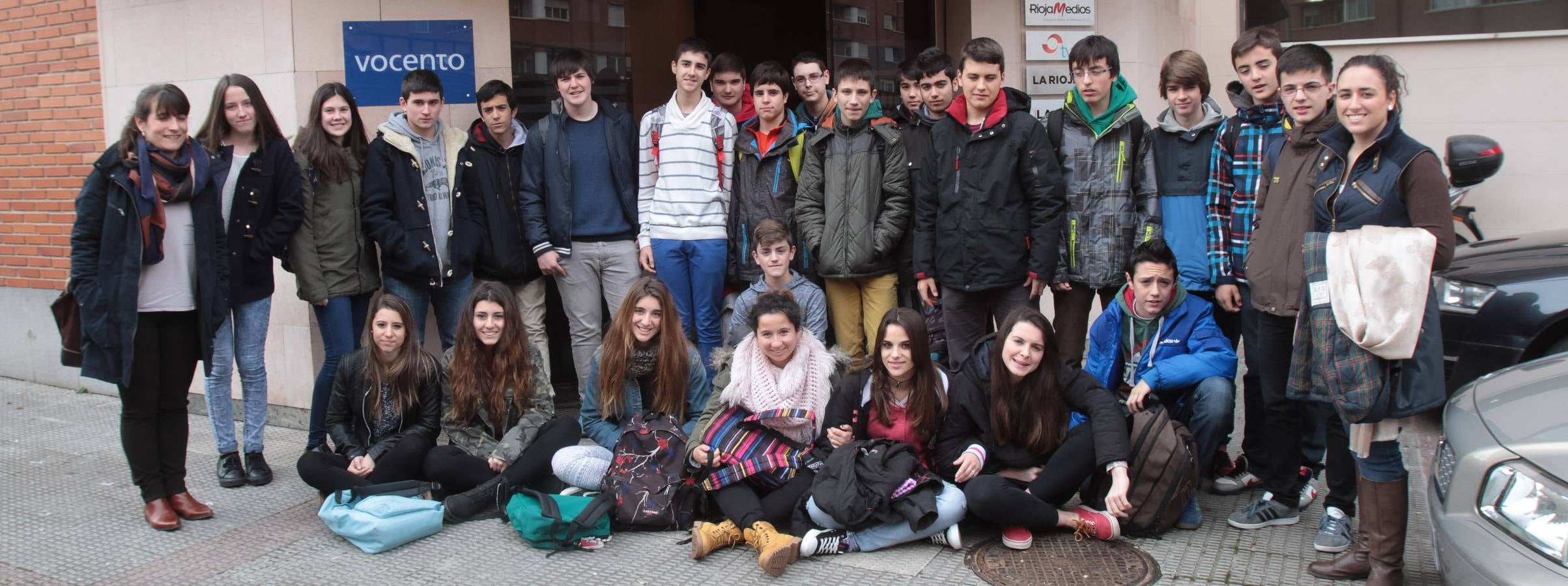 Alumnos de 3º A de la ESO del colegio Marianistas visitan la multimedia de Diario LA RIOJA