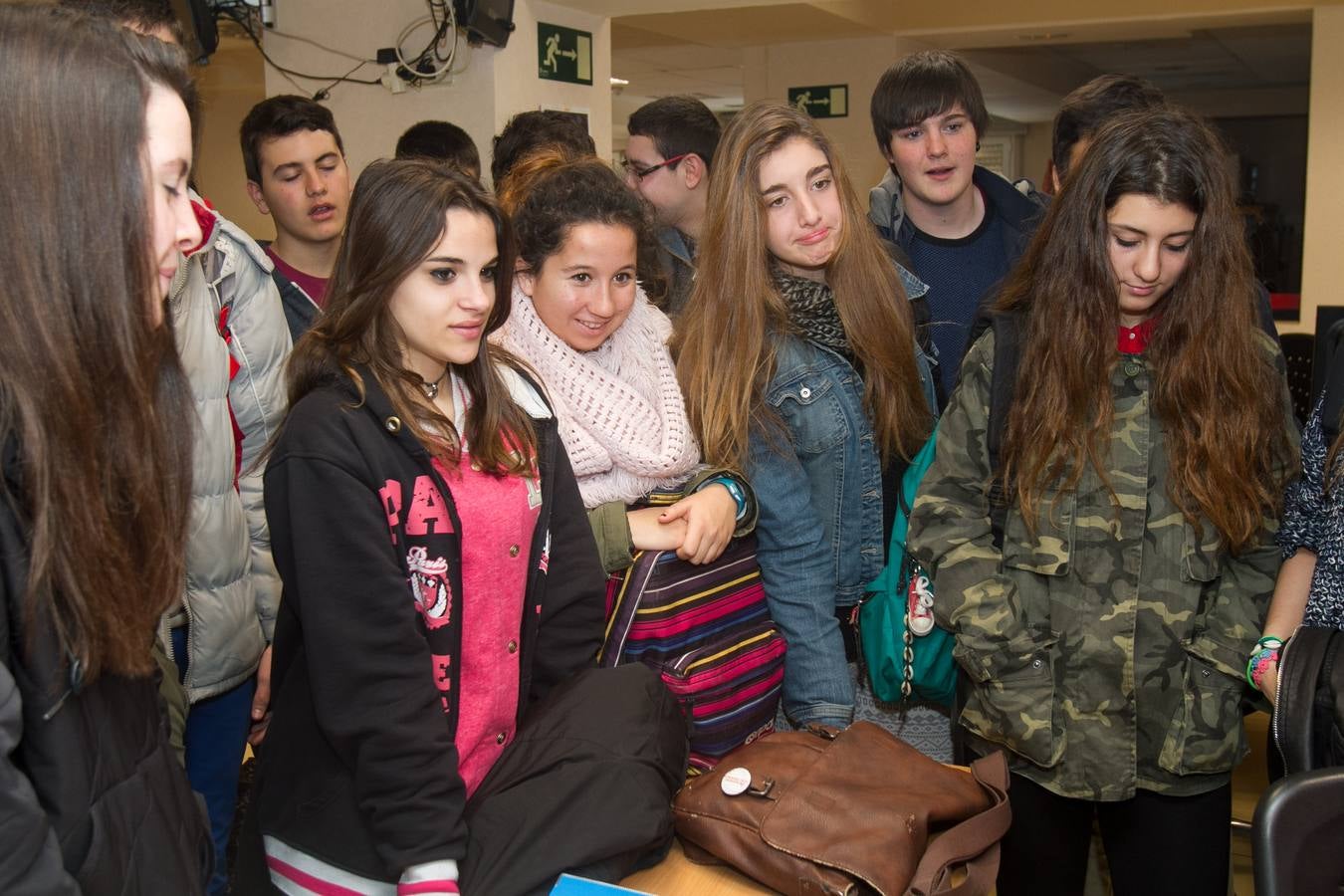 Alumnos de 3º A de la ESO del colegio Marianistas visitan la multimedia de Diario LA RIOJA