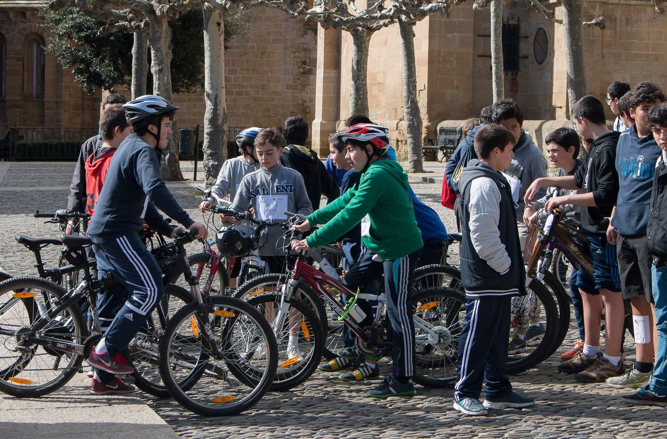 II Marcha Ciclista Solidaria, en favor de la Asociación Española contra el Cáncer en Santo Domingo de La Calzada