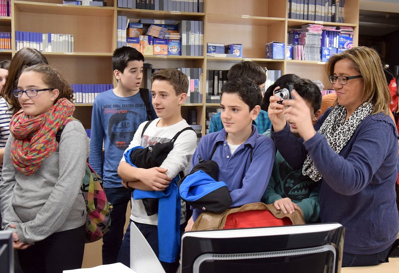 Alumnos de 1º y 2º de la ESO del Sies Rey Don García, sección Baños de Río Tobía, visitan la multimedia de Diario LA RIOJA