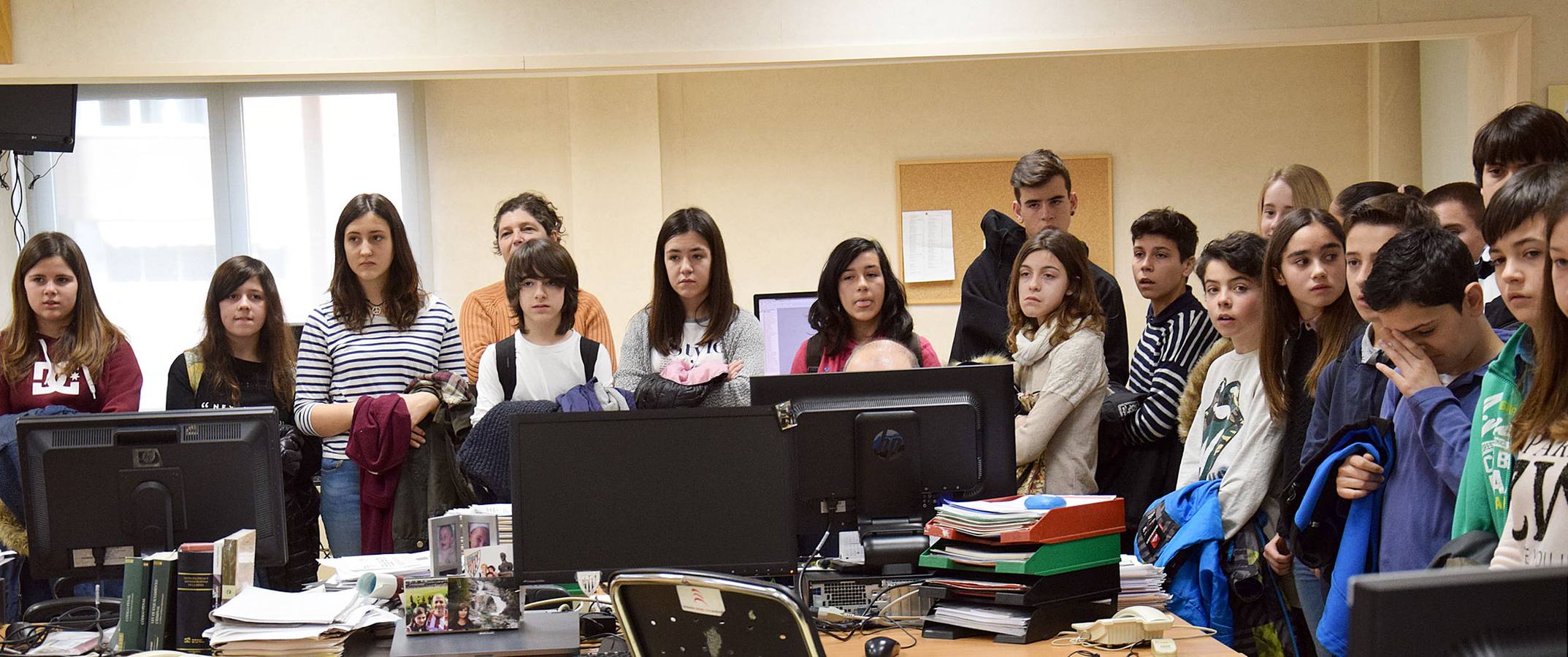 Alumnos de 1º y 2º de la ESO del Sies Rey Don García, sección Baños de Río Tobía, visitan la multimedia de Diario LA RIOJA