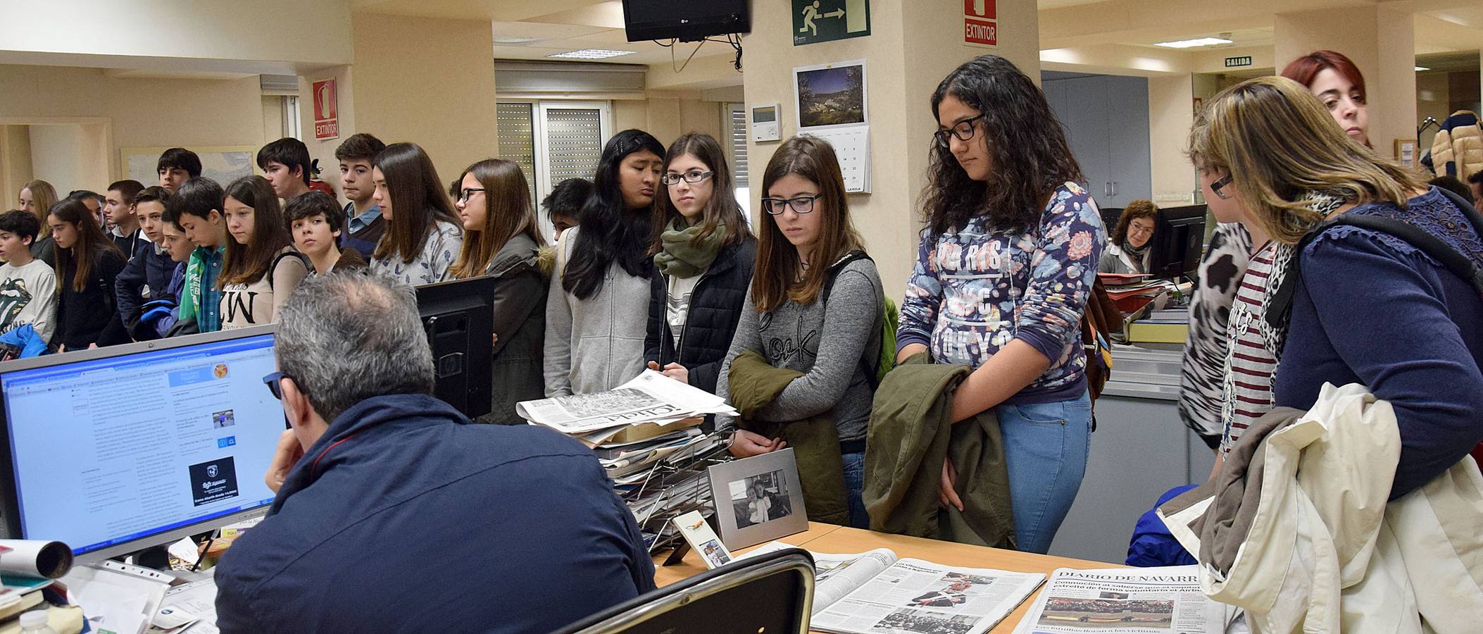 Alumnos de 1º y 2º de la ESO del Sies Rey Don García, sección Baños de Río Tobía, visitan la multimedia de Diario LA RIOJA