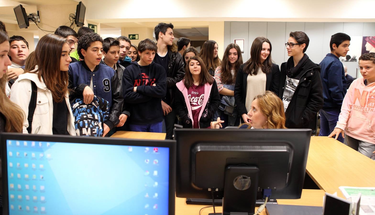 Alumnos de la ESO de 3ºB de Marianistas visitan la multimedia de Diario LA RIOJA