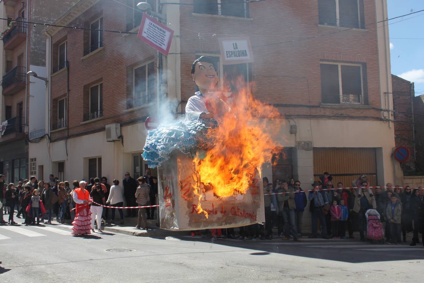 Alfaro celebra la quema de los Judas