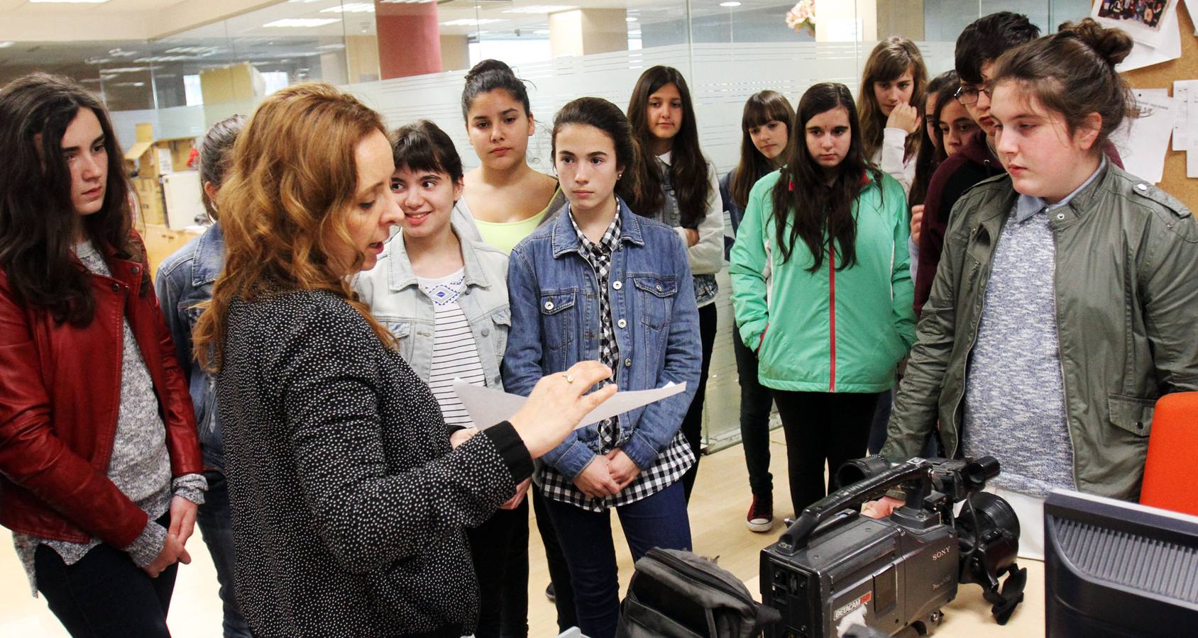 Los alumnos de 2º D de la ESO de Sagasta visitan la multimedia de Diario LA RIOJA