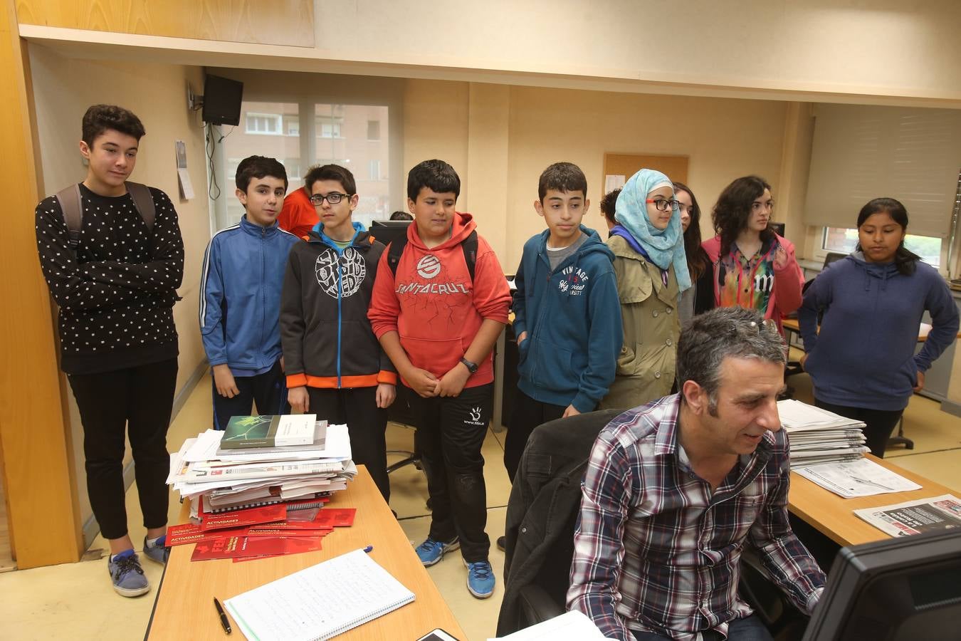 Los alumnos de 2º B de la ESO del Sagasta visitan la multimedia de Diario LA RIOJA