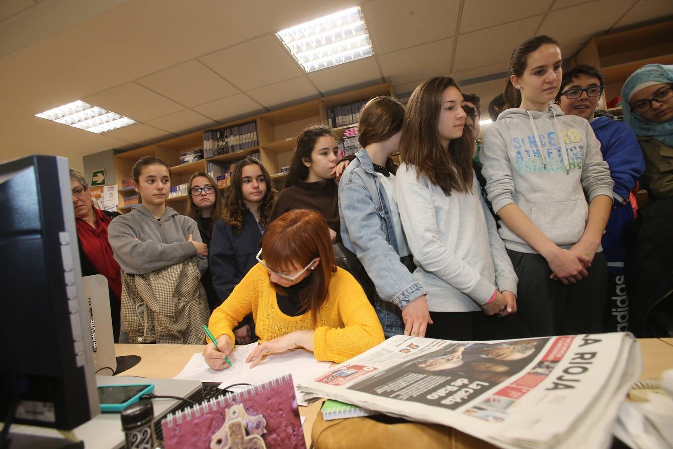Los alumnos de 2º B de la ESO del Sagasta visitan la multimedia de Diario LA RIOJA