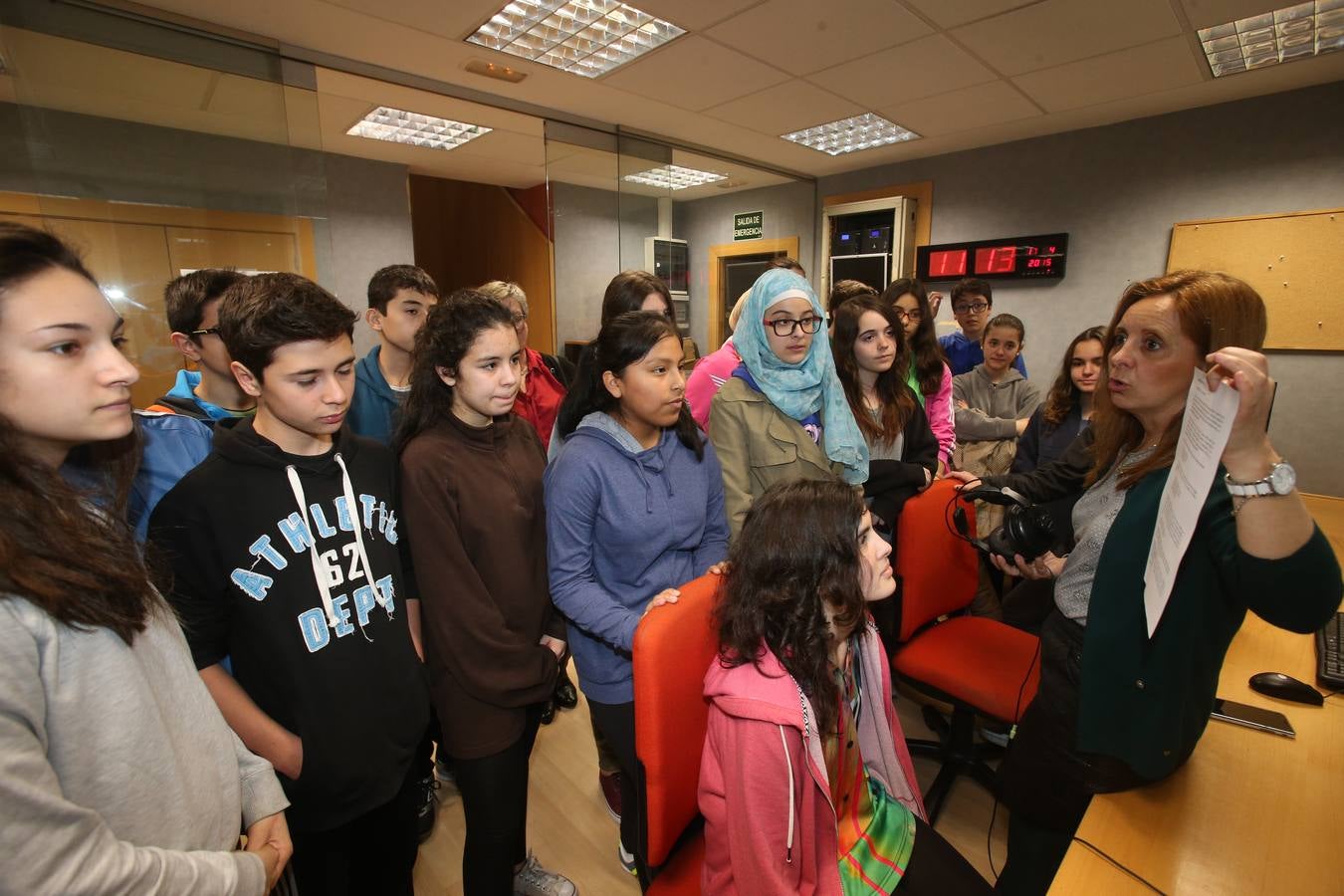 Los alumnos de 2º B de la ESO del Sagasta visitan la multimedia de Diario LA RIOJA