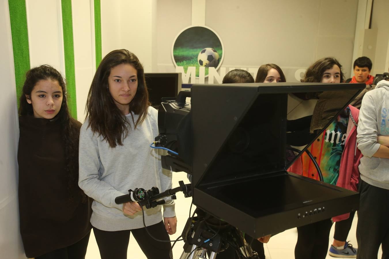 Los alumnos de 2º B de la ESO del Sagasta visitan la multimedia de Diario LA RIOJA
