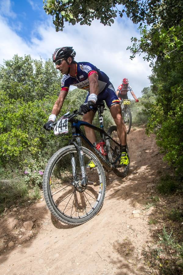 La salida, los podios y el inicio de la primera etapa de La Rioja Bike Race