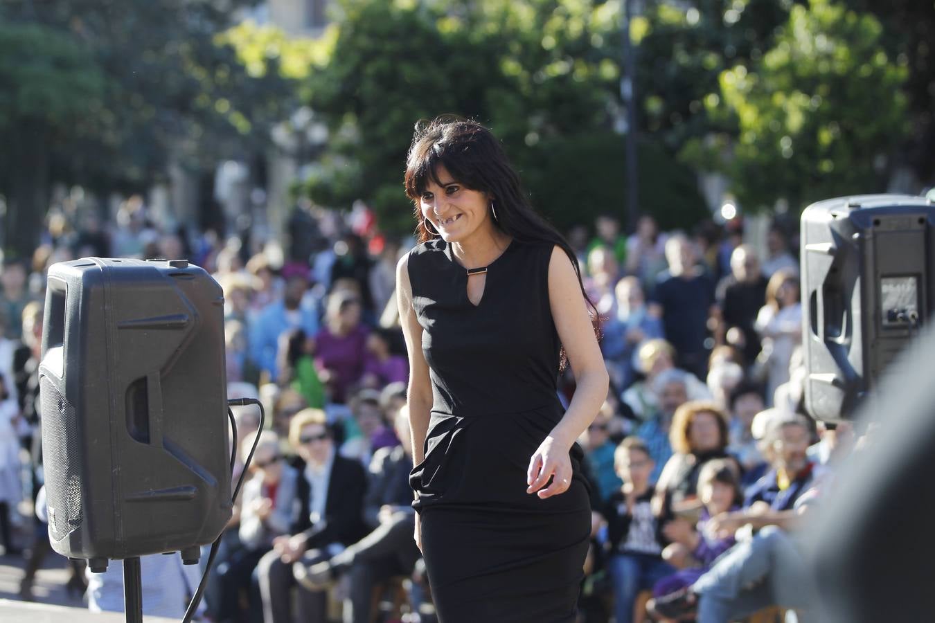 Desfile de Cáritas de ropa recuperada en El Espolón