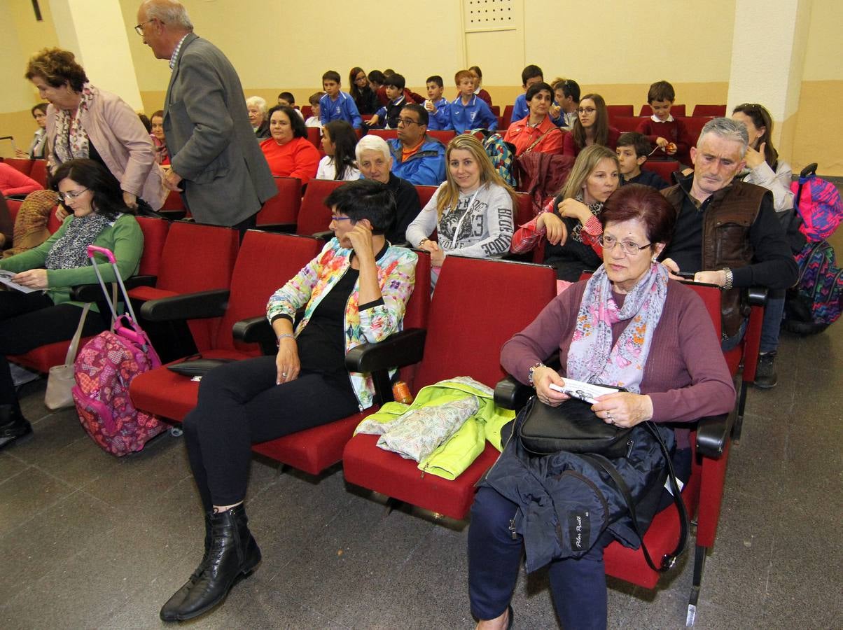 Festival homenaje a los abuelos en las Aulas de la Tercera Edad