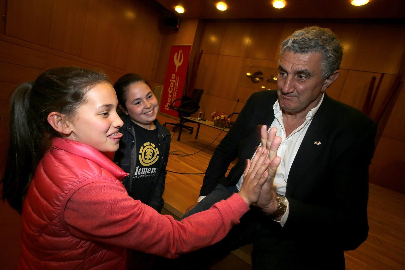 Romay y Valdemoros presentan el proyecto &#039;Escuela de padres&#039; en Ibercaja