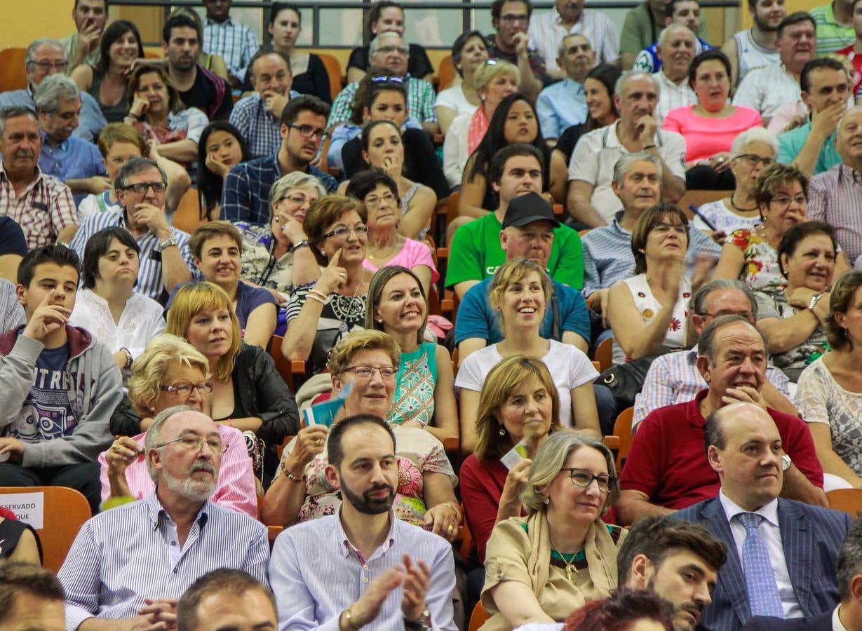 Titín y sus amigos llenan el Adarraga de pelotazos solidarios