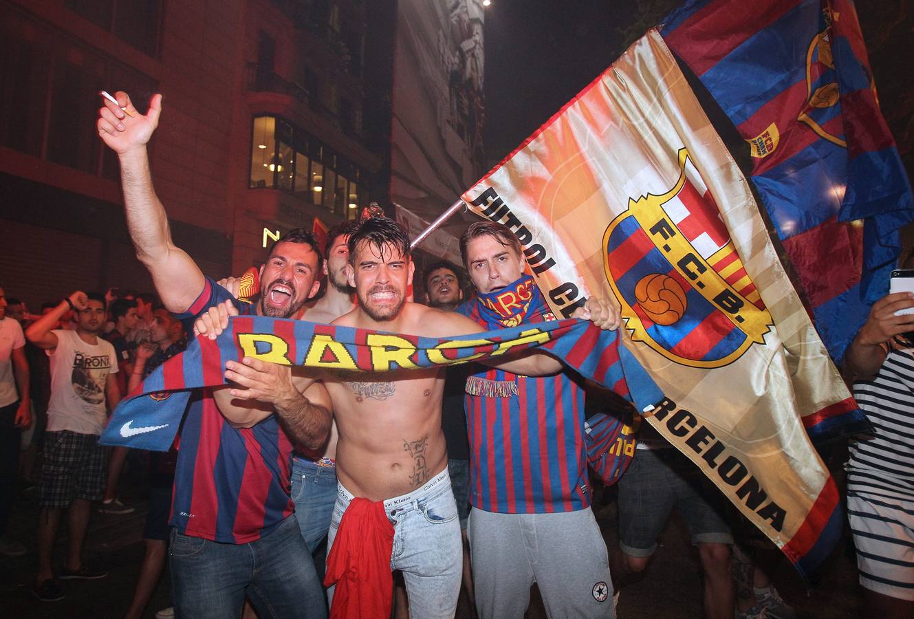 Canaletas vuelve a congregar al barcelonismo para celebrar la Champions