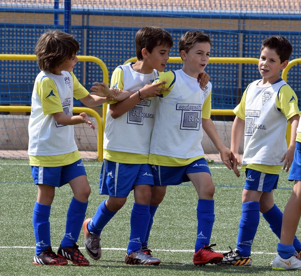 Primera jornada en El Salvador del Torneo de fútbol 8 del Yagüe