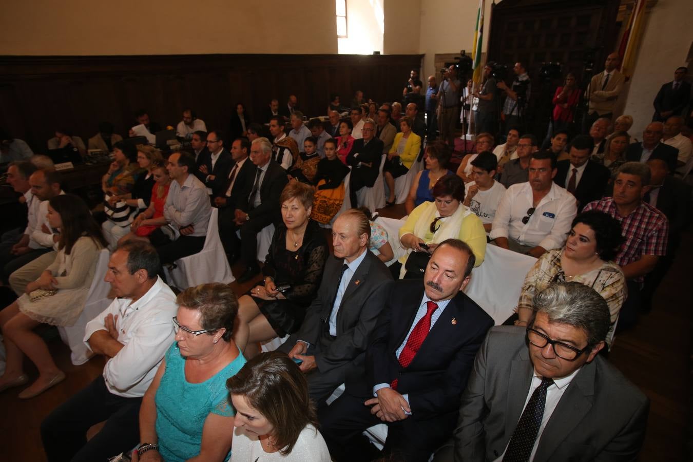 Los asistentes a la entrega de las Medallas de La Rioja