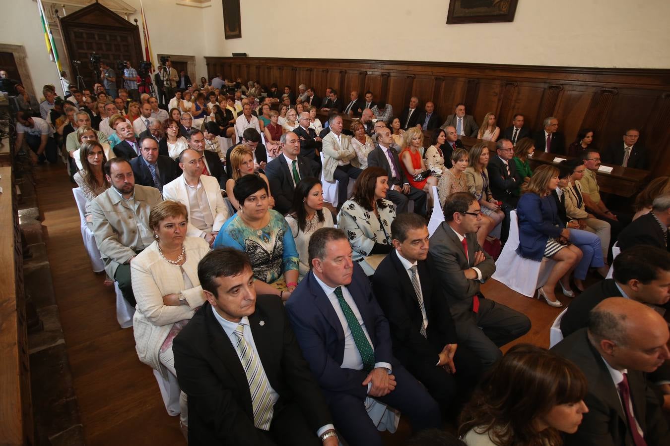 Los asistentes a la entrega de las Medallas de La Rioja