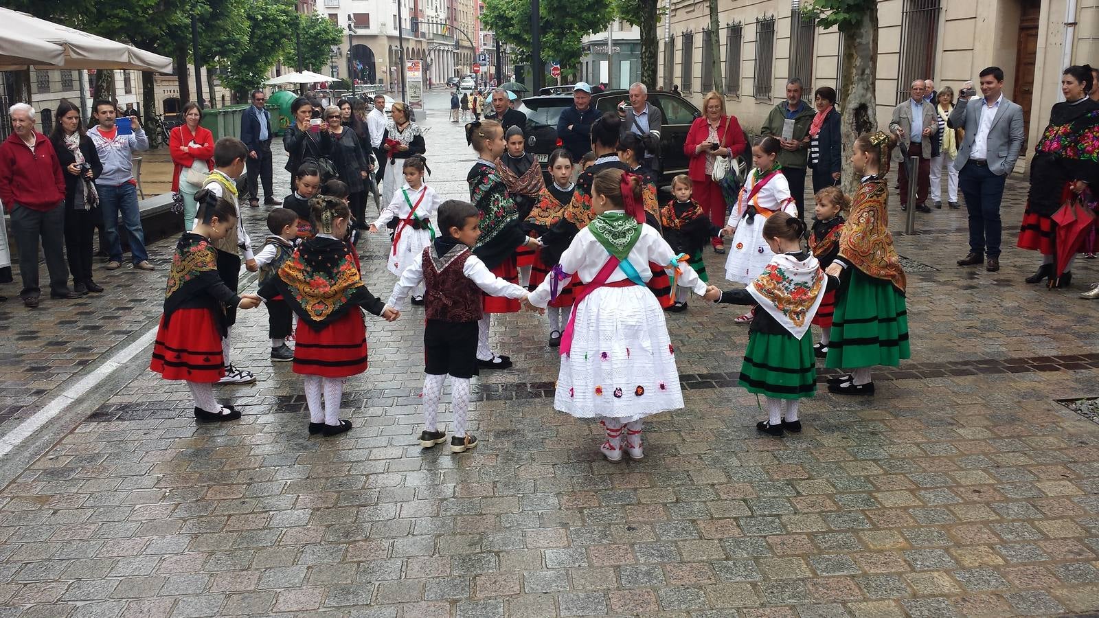 Danzas en Bretón por San Bernabé