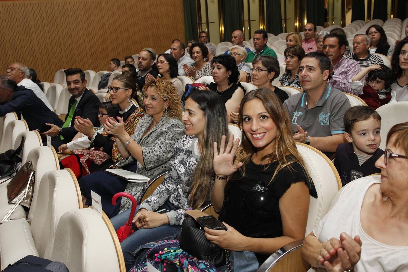 Los niños de San Bernabé reciben sus diplomas