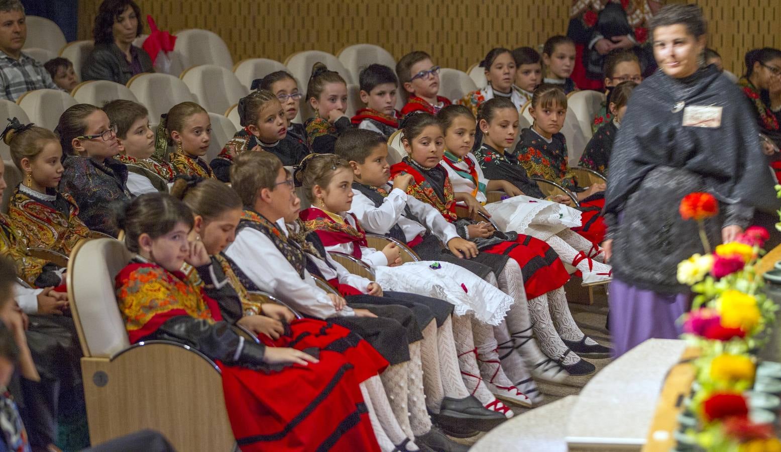 Los niños de San Bernabé reciben sus diplomas