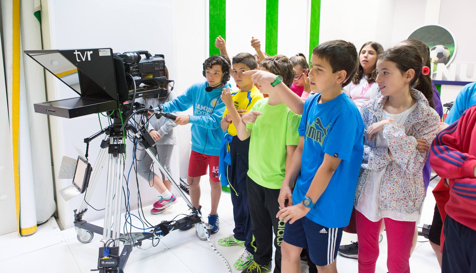 Los alumnos de 6º B del colegio Las Gaunas de Logroño visitan la multimedia de Diario LA RIOJA