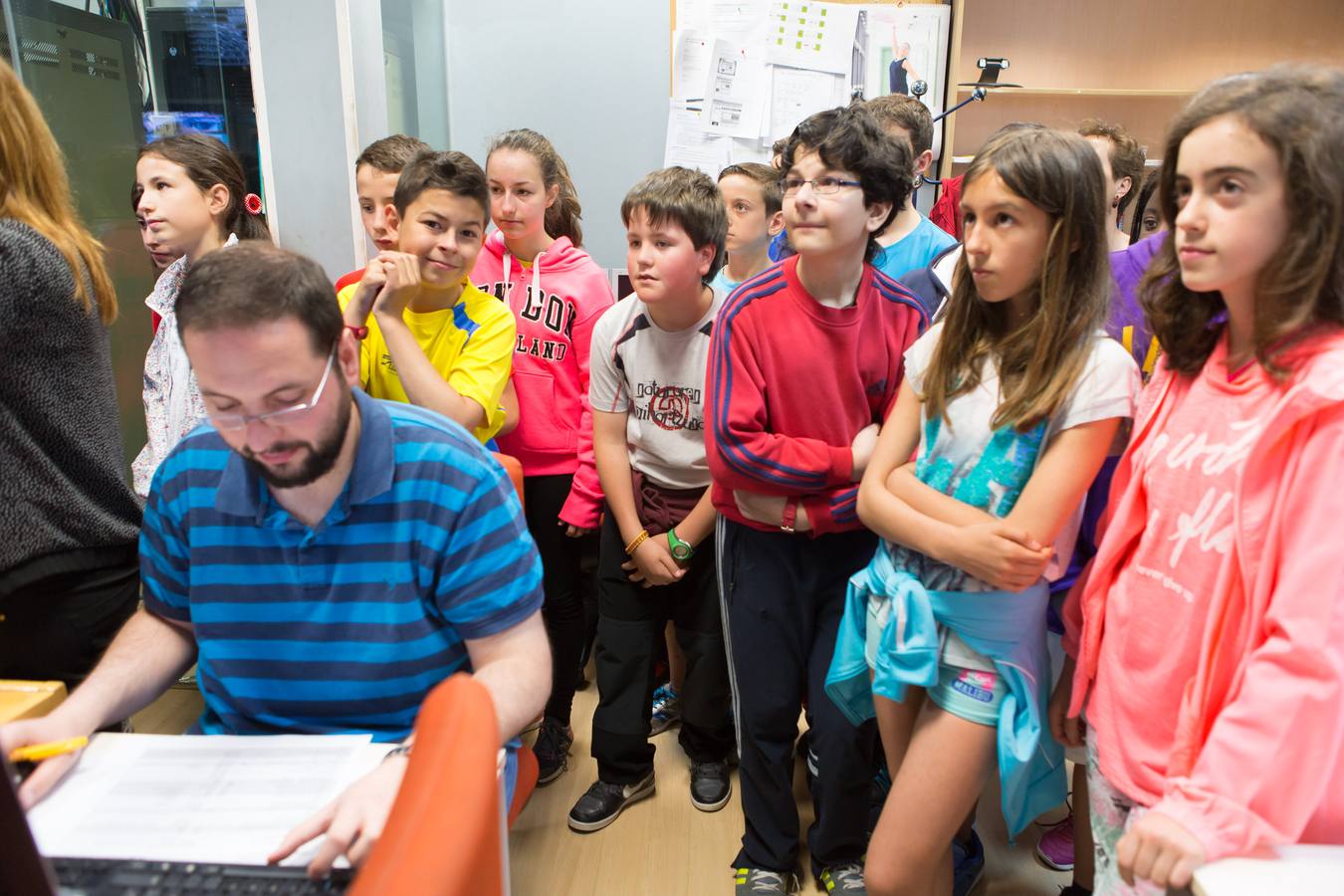 Los alumnos de 6º B del colegio Las Gaunas de Logroño visitan la multimedia de Diario LA RIOJA