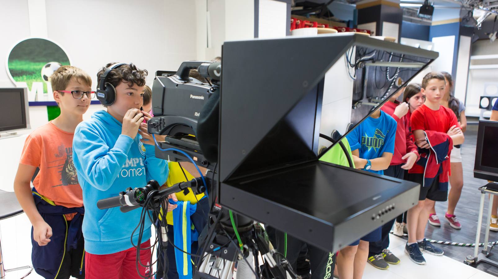 Los alumnos de 6º B del colegio Las Gaunas de Logroño visitan la multimedia de Diario LA RIOJA