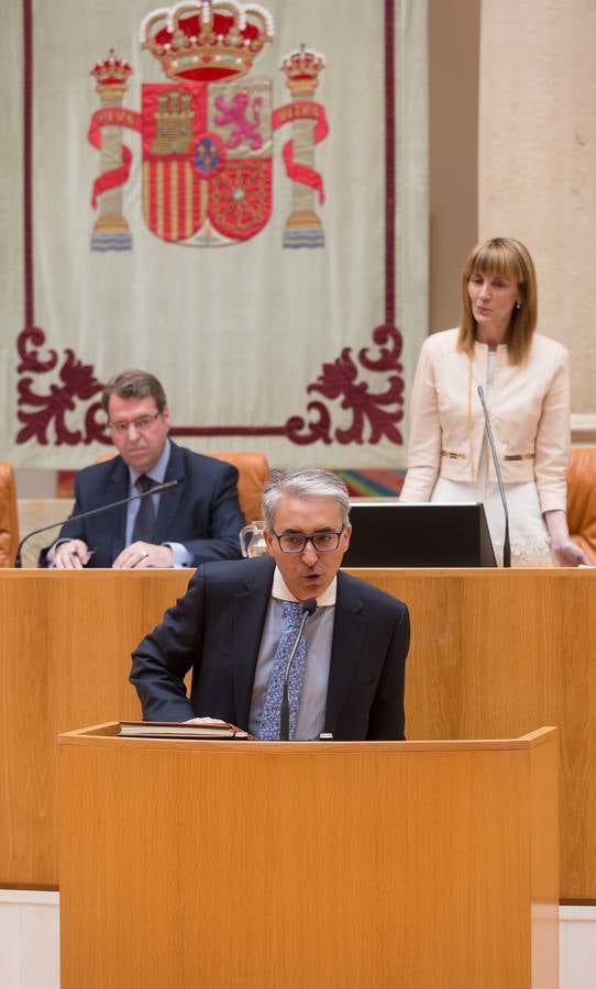 La Constitución del Parlamento regional, los gestos y los presentes (II)