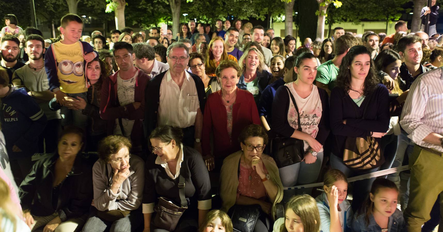 Celebración de San Juan en la logroñesa Plaza de Los Tilos