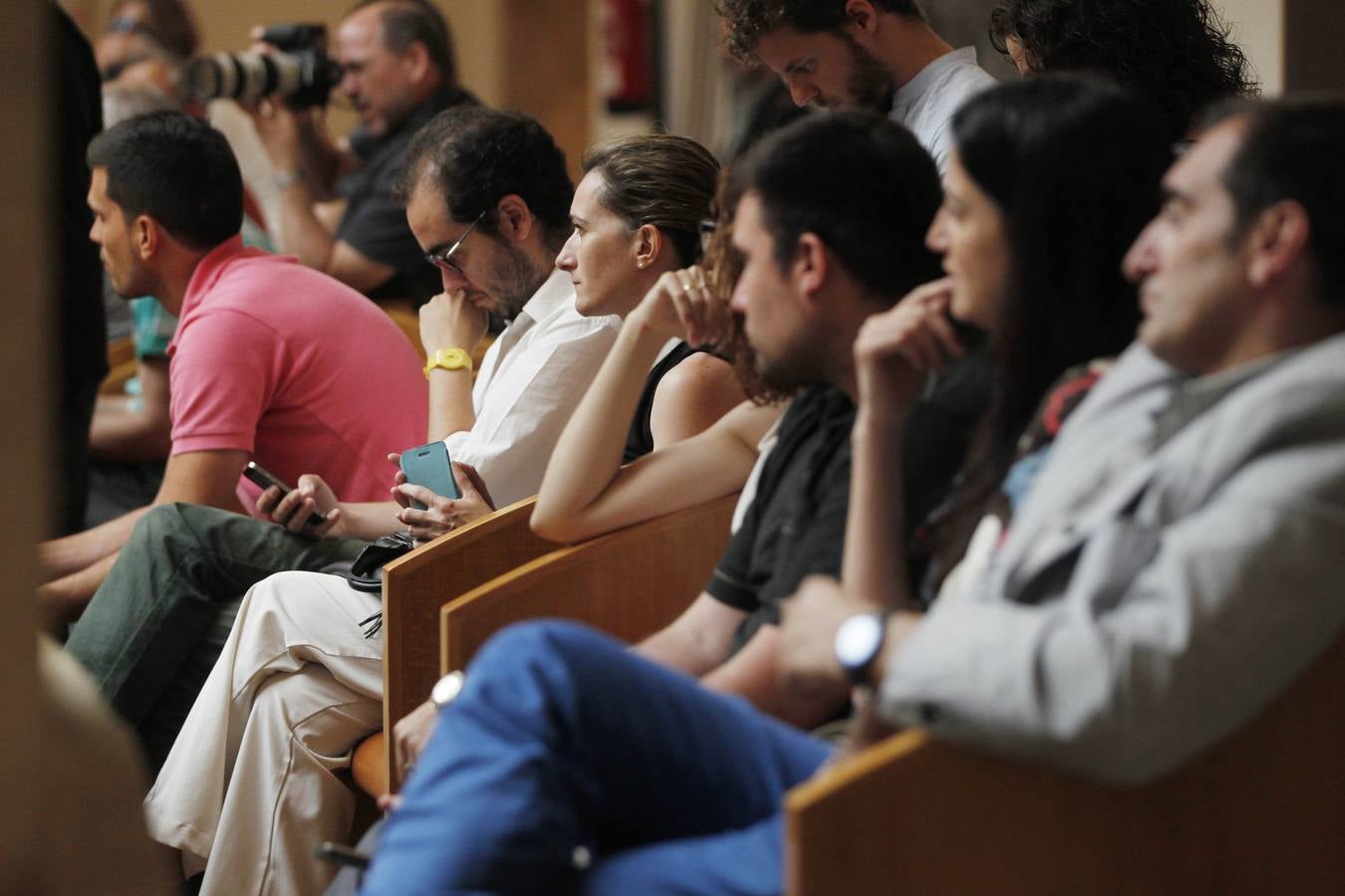 Ceniceros pierde la primera votación en el Parlamento riojano (II)