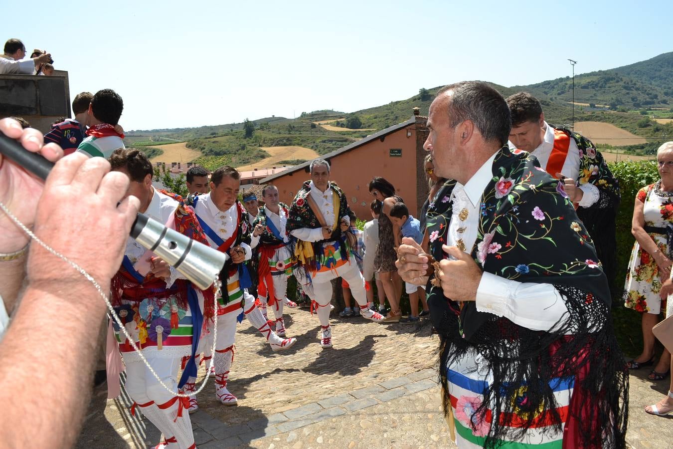 Danza y procesión de la Virgen Blanca en Ventosa