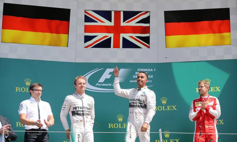 Hamilton gana en Silverstone