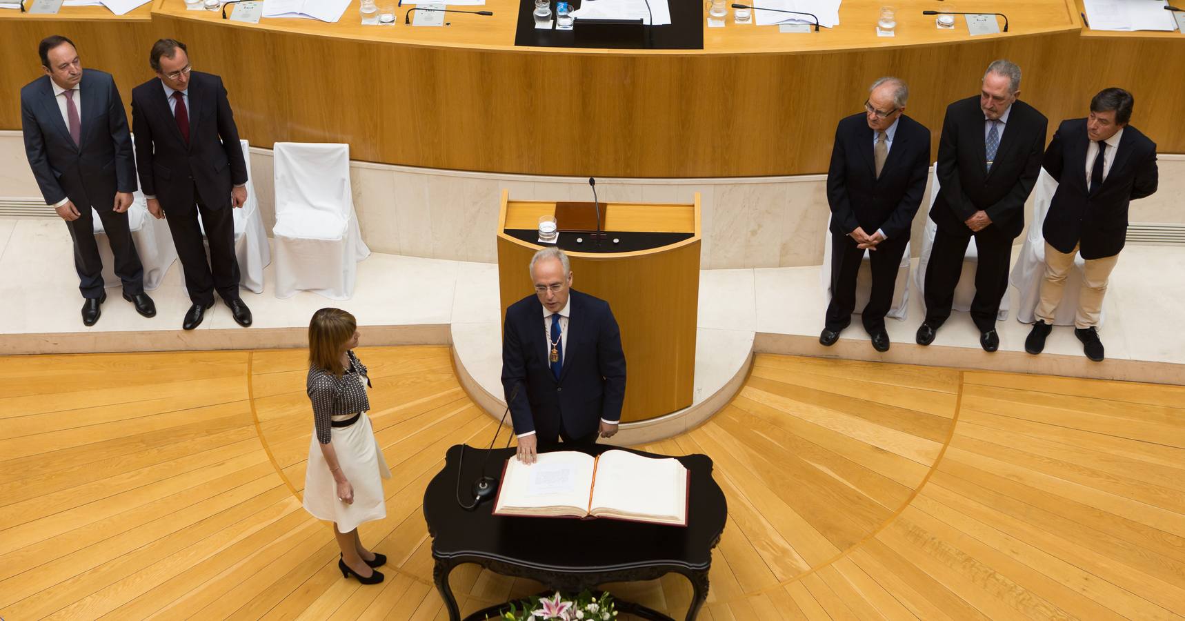 En imágenes, la toma de posesión de Ceniceros