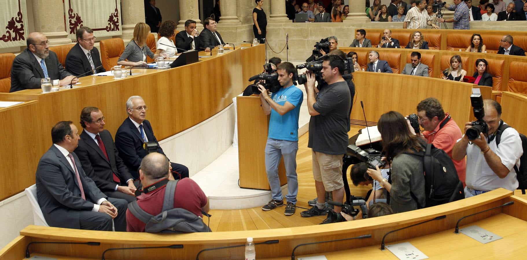 Un día histórico en el Parlamento riojano (II)