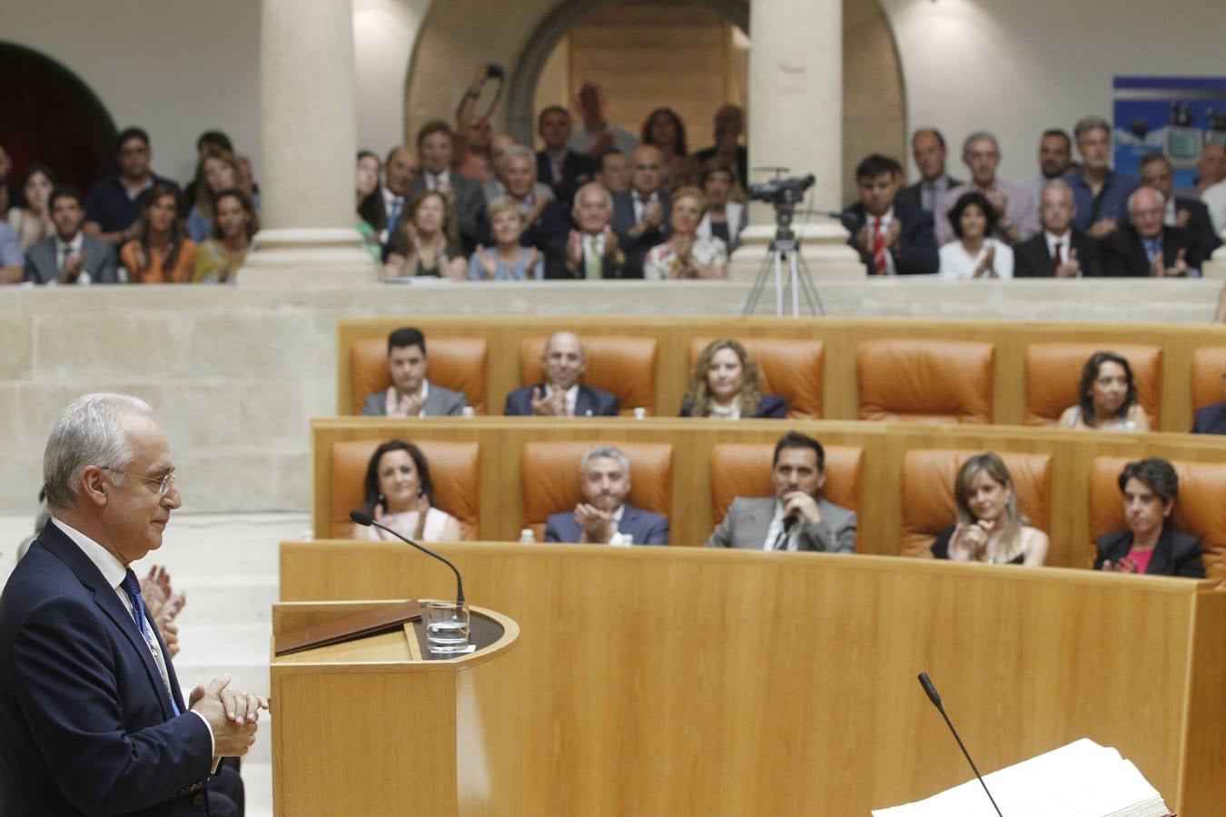 Un día histórico en el Parlamento riojano (II)