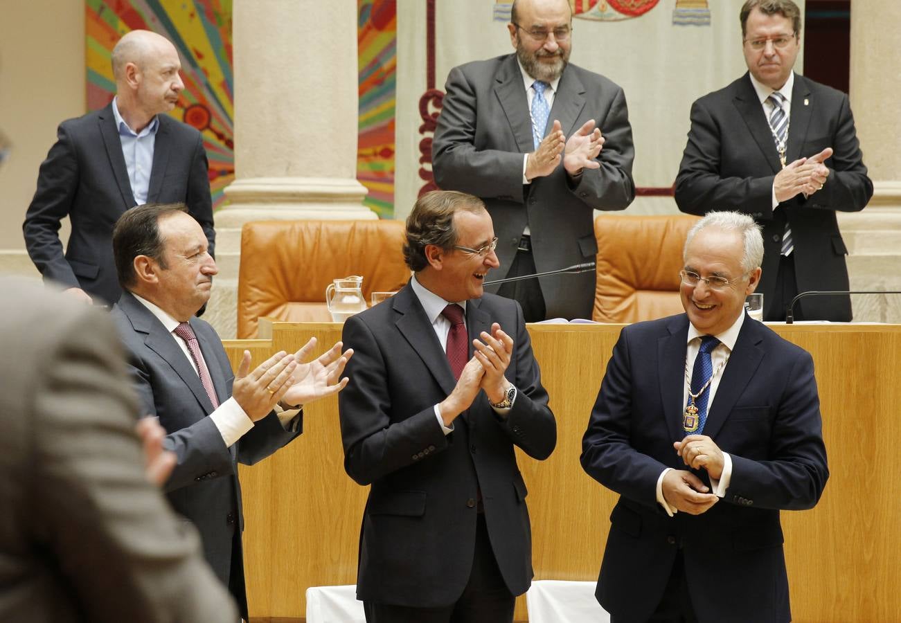 Un día histórico en el Parlamento riojano