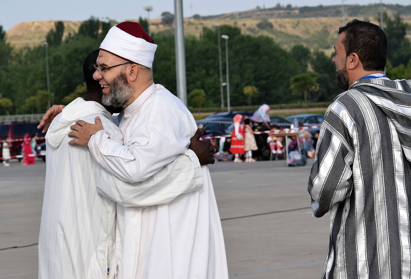 La federación islámica celebra la oración del FITR, final del Ramadán