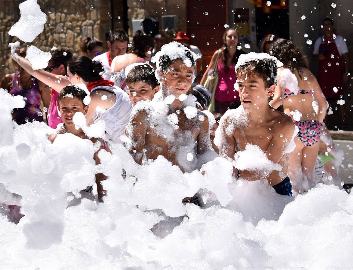 Fiesta de la espuma en El Cortijo