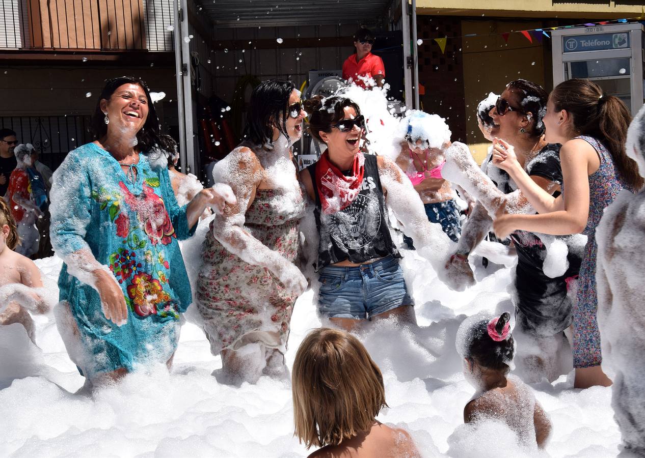 Fiesta de la espuma en El Cortijo