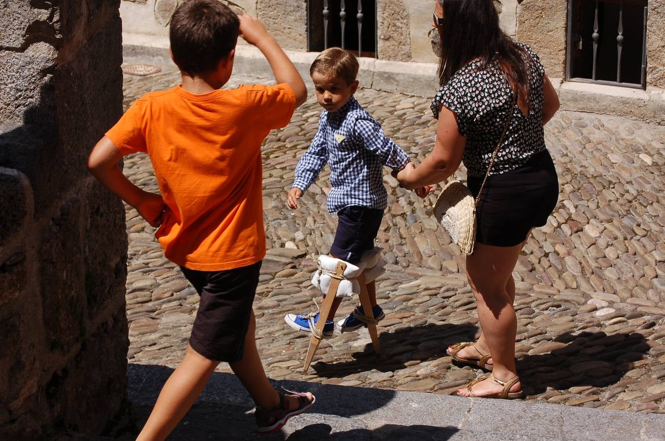 Los danzadores cumplieron con la santa