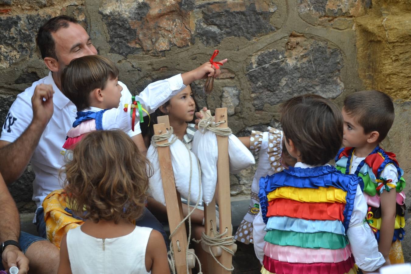 Los danzadores cumplieron con la santa