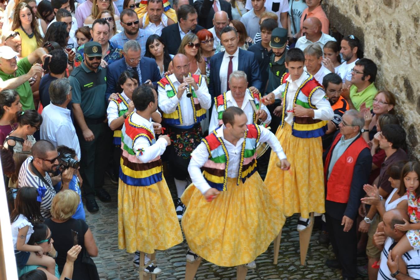 Los danzadores cumplieron con la santa