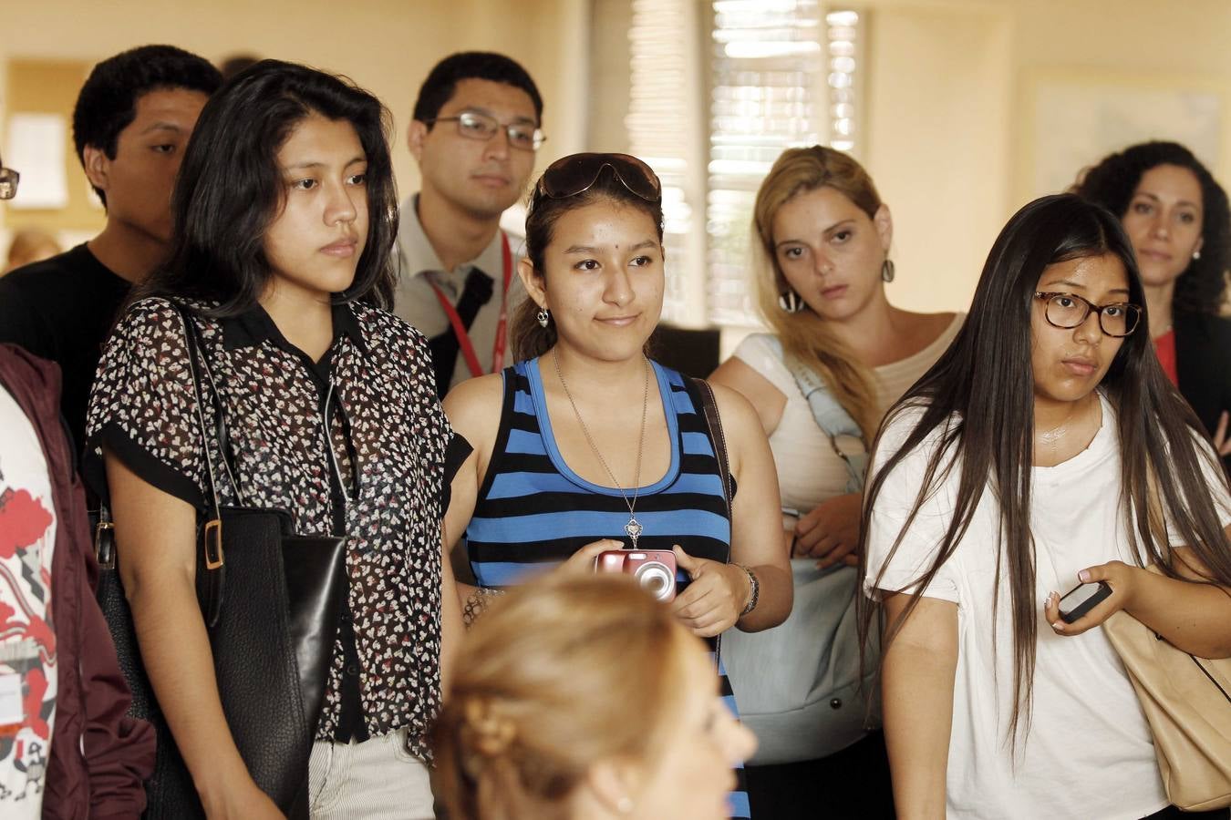 Universitarios peruanos visitan Diario LA RIOJA